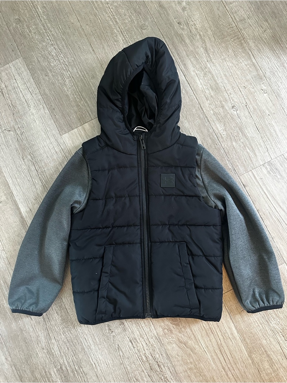 Under Armour Black Hooded Puffer Jacket w/ Gray Sleeves